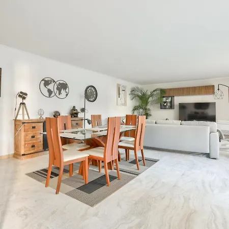 Pensjonat L'ecrin D'azur - Villa, Cinema & A 50m 3*